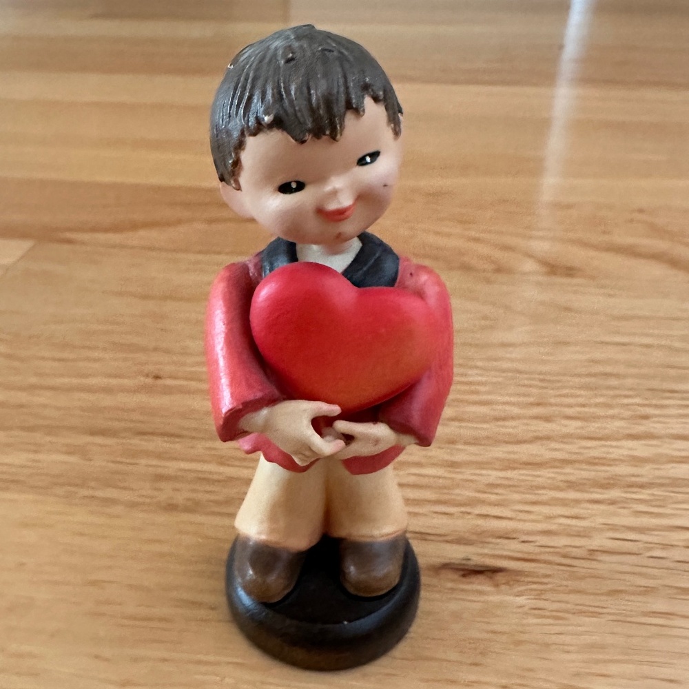 Anri Toriart Boy Holding a Heart Valentine Wood Figurine 3 1/2"H